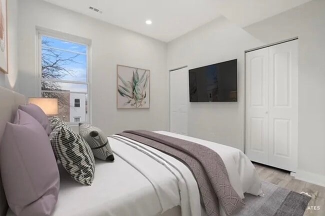 Building Photo - 5753 S Peoria St