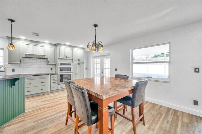 Building Photo - 1520 Windmill Pointe Rd