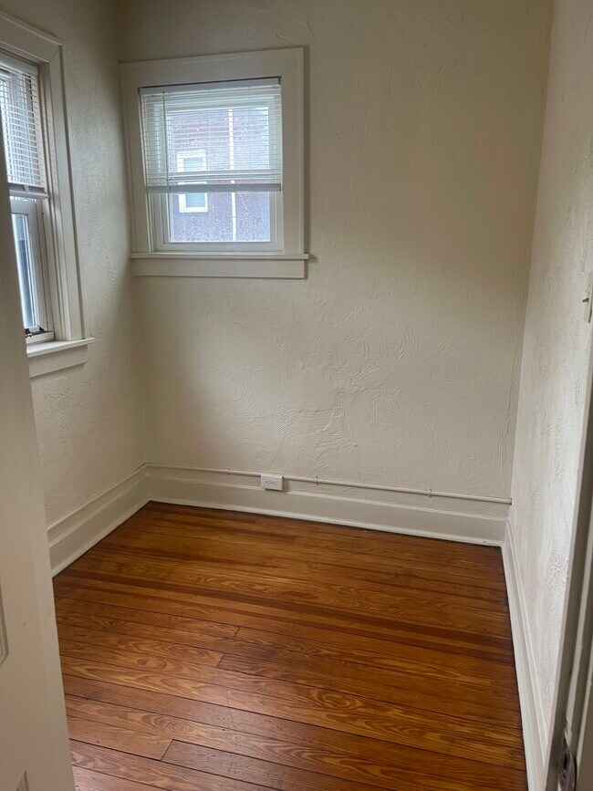 Bonus Room - 1108 mella street