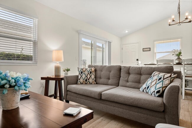 Building Photo - 4981 Ellie Ln