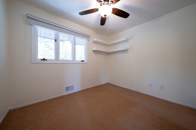 Building Photo - 8564 Lincoln St