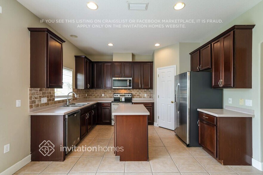 Building Photo - 8809 Cameron Crest Dr