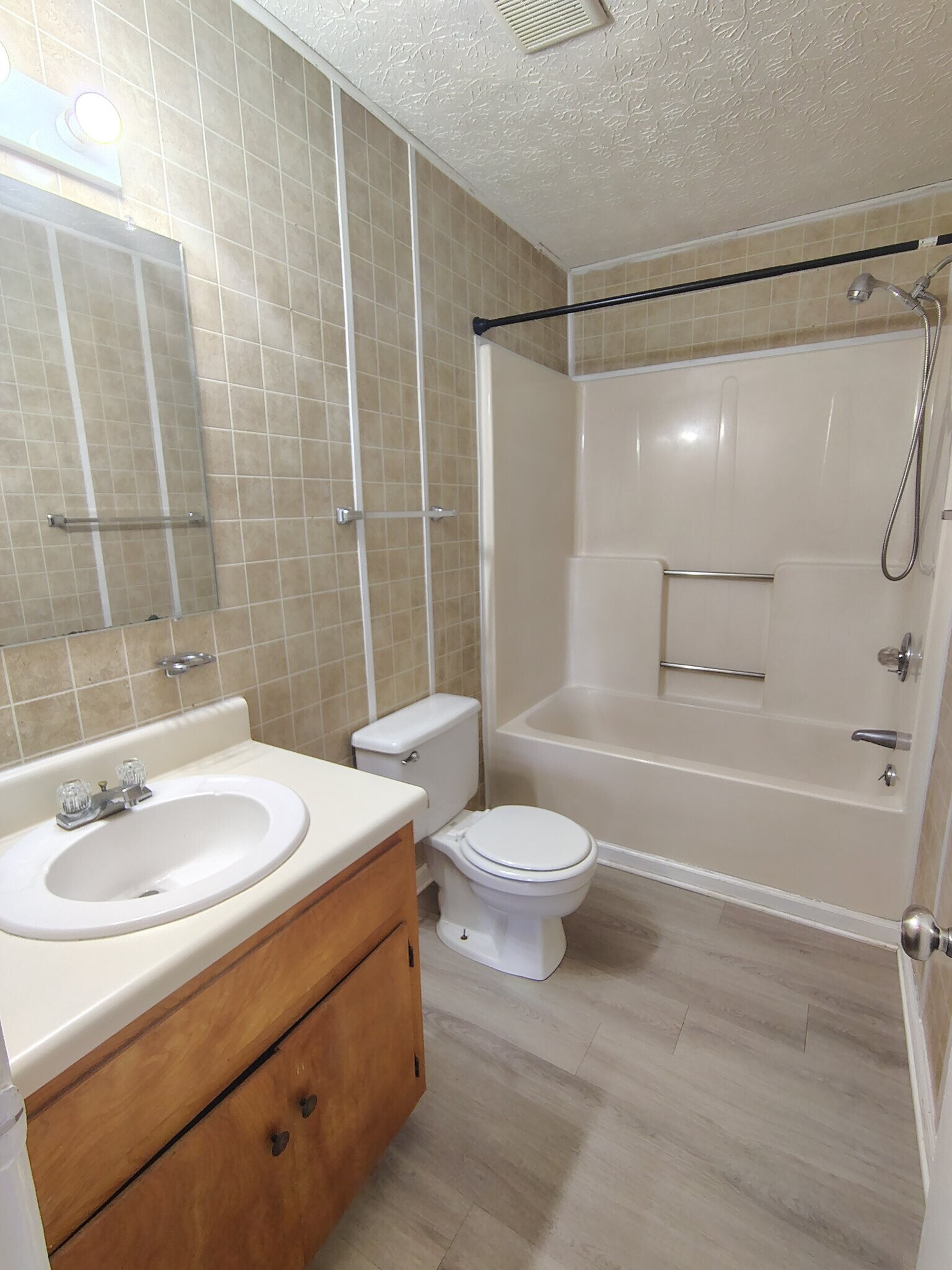Building Photo - 16 Duiguid Dr