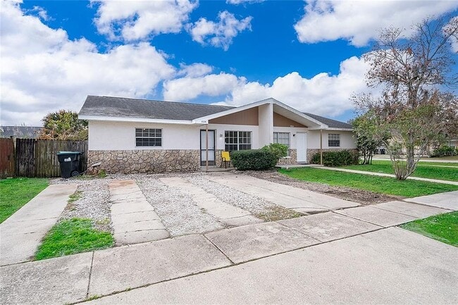 Building Photo - 8026 Woodduck Dr