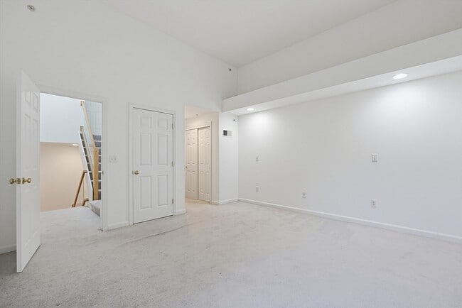 Building Photo - 3103 Maple Brook Rd