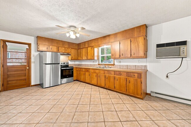 Building Photo - 15 Eavers Cir