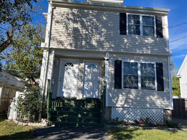 Building Photo - 42 Givens Ave
