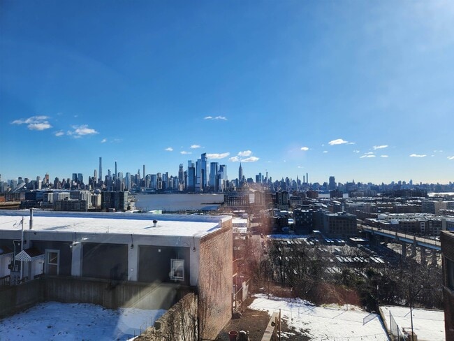 Building Photo - 802 Palisade Ave