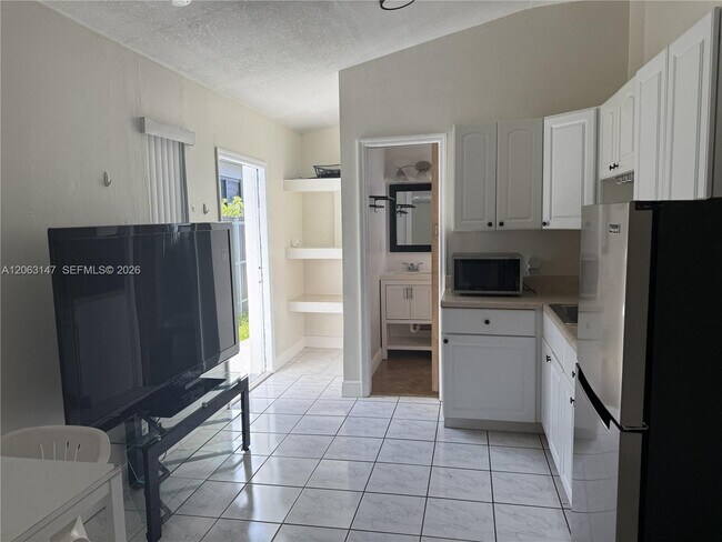 Building Photo - 3500 SW 87th Pl