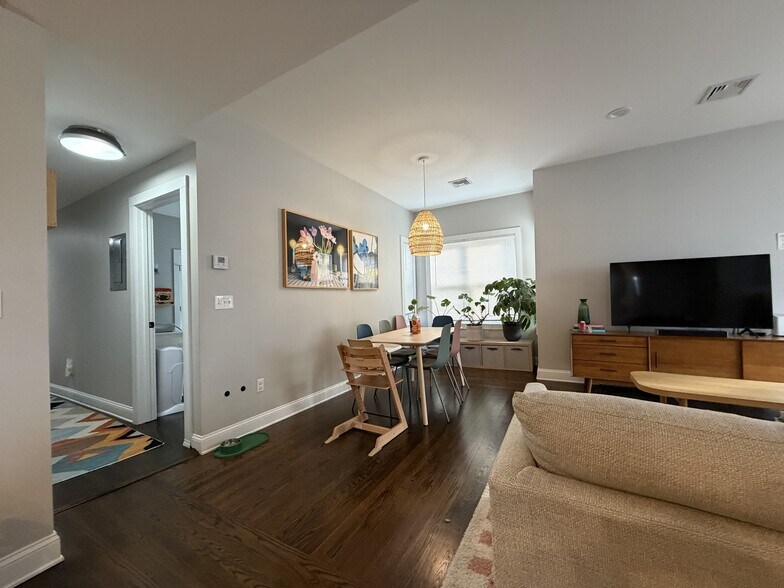 Building Photo - 153 Almy St