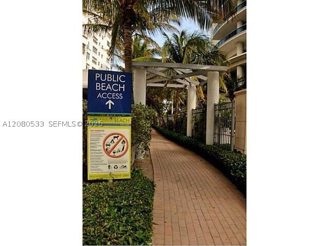 Building Photo - 6000 Collins Ave