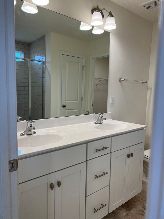 Building Photo - Coming Soon – 3 Bedroom, 2.5 Bath Home in ...