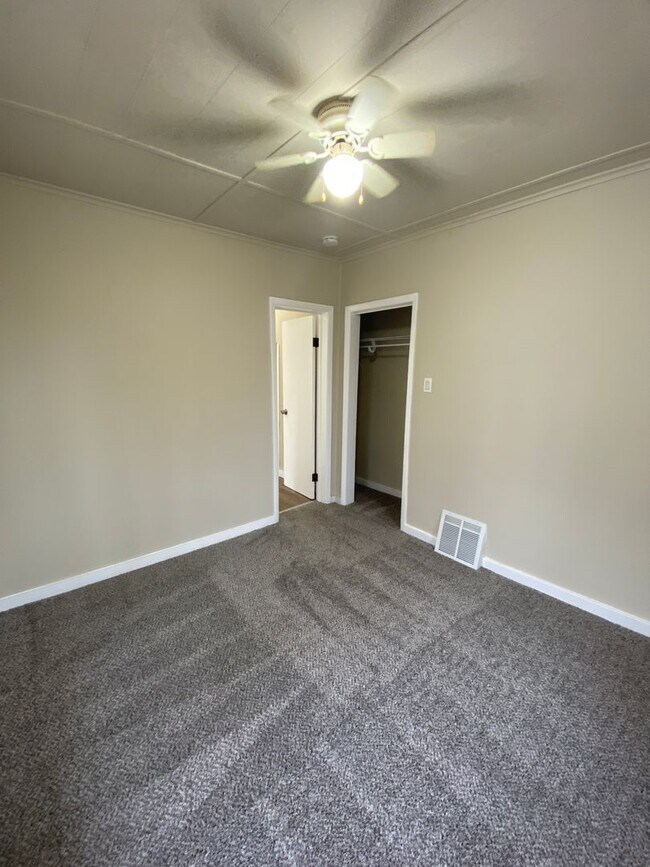 Building Photo - Cozy 2 Bedroom 1 Bath