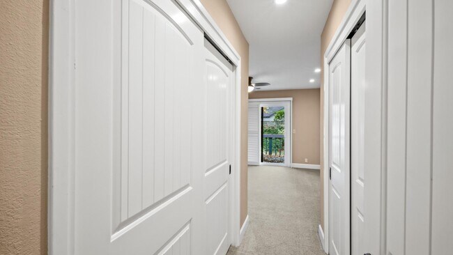 Building Photo - 156 Vineyard Cir