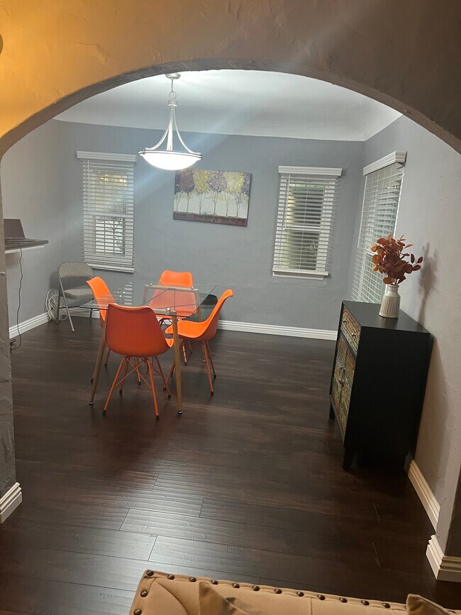 Building Photo - 2058 W 84th Pl