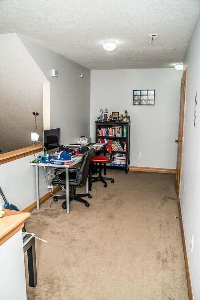 Building Photo - 1664 Boxwood Dr
