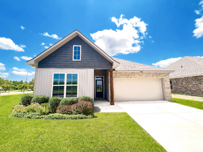 Building Photo - 18031 Evergreen Dr