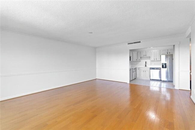 Building Photo - 2965 Pharr Ct S Northwest