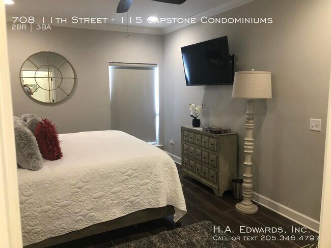Building Photo - Capstone Condominiums 115