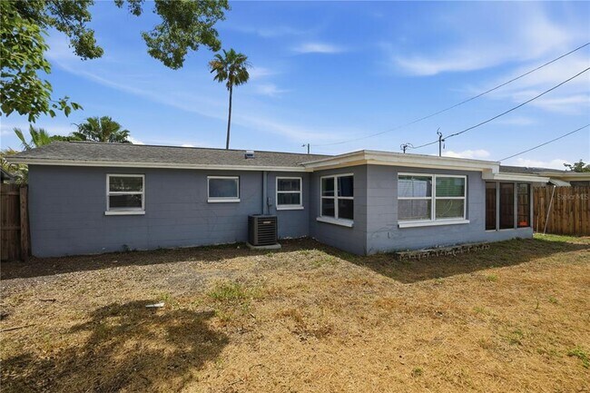 Building Photo - 3301 Rosefield Dr