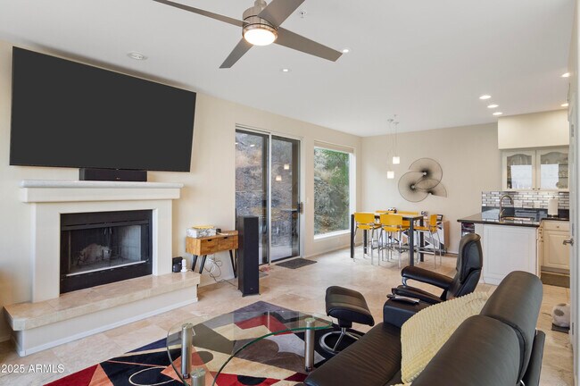 Building Photo - 126 W North Ln