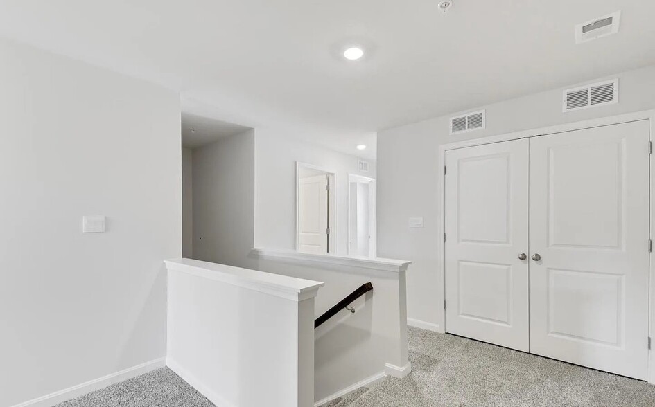 Building Photo - 1745 Lawder Cir