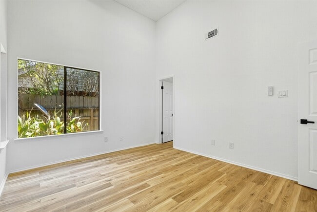 Building Photo - 18511 Headland Dr