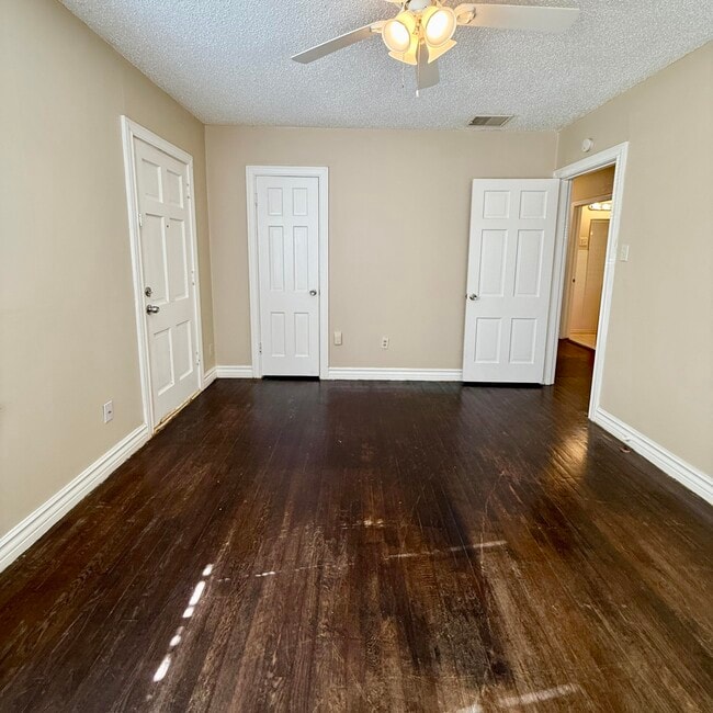 Building Photo - 2422 30th St