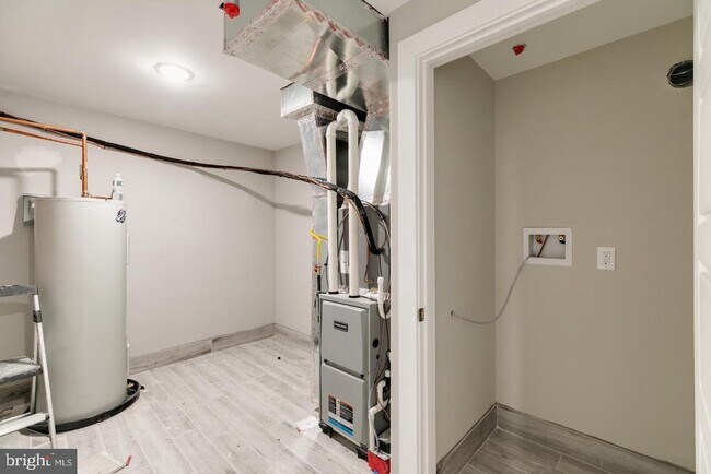 Building Photo - 419 W Cumberland St