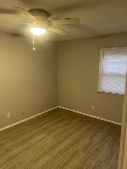 Building Photo - 505 W 53rd Ave