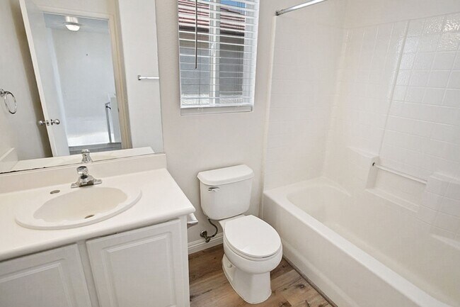 Building Photo - 3 Bed South Las Vegas Pool Home