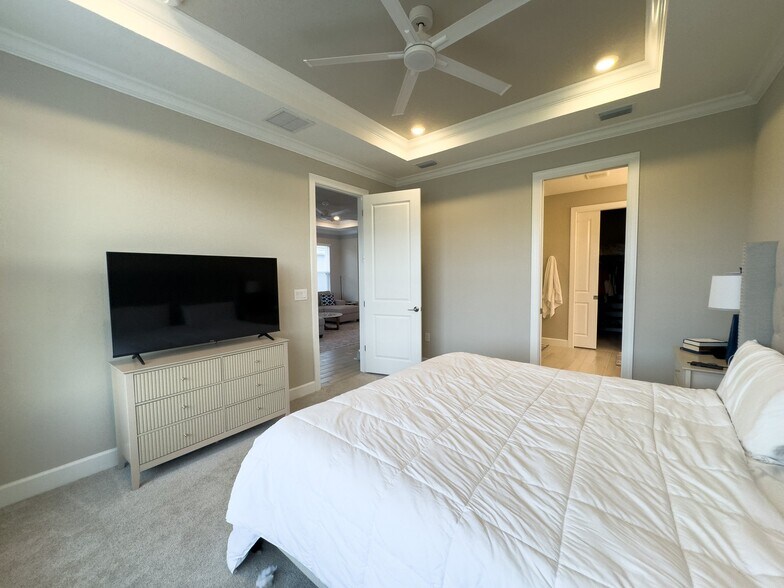 Building Photo - 16126 San Donato Pl