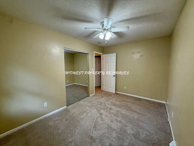 Building Photo - Beautiful 3 Bedroom Home in Lee's Summit