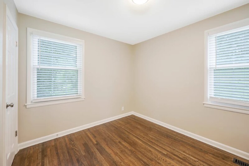 Building Photo - 606 Durrett Dr