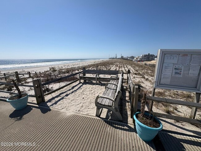 Building Photo - 35 Dune Terrace