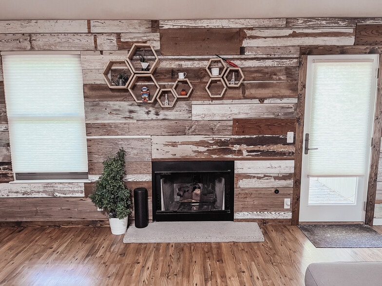 Building Photo - 1907 E 19th St