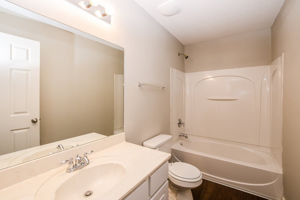 Building Photo - 9934 White Poplar Dr