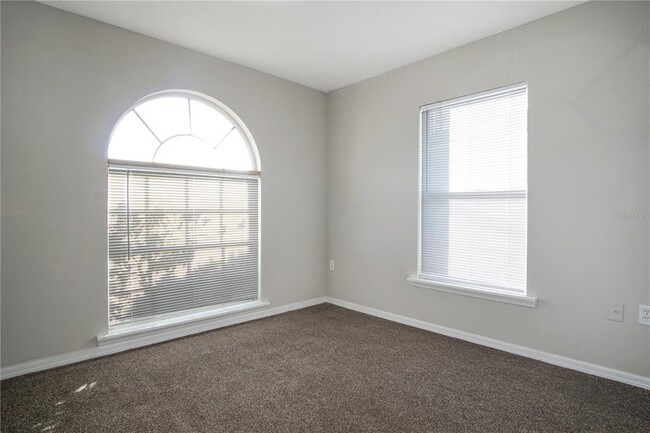 Building Photo - 339 Erie Dr