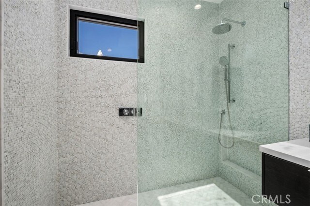 Building Photo - 31868 Circle Dr