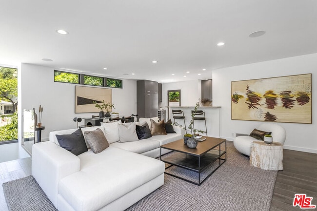 Building Photo - 9834 Wanda Park Dr