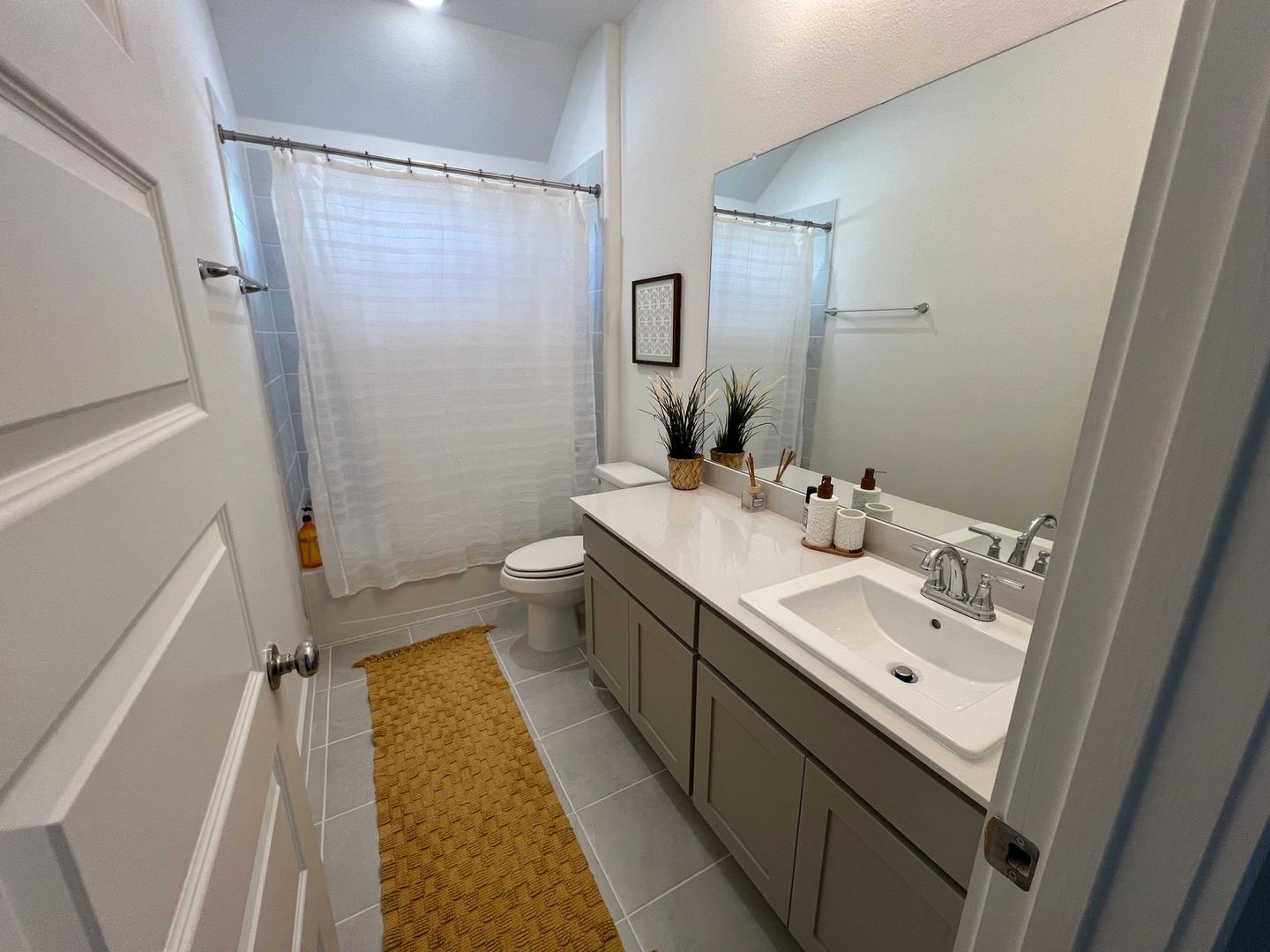 Building Photo - 401 Loganberry Dr