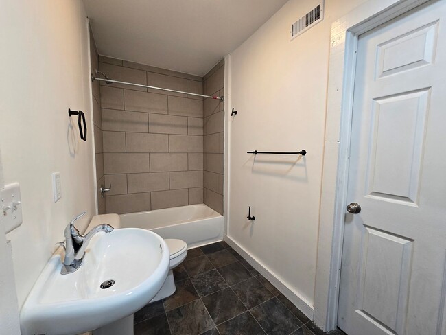 Building Photo - Be the First !  Beautifully renovated $165...