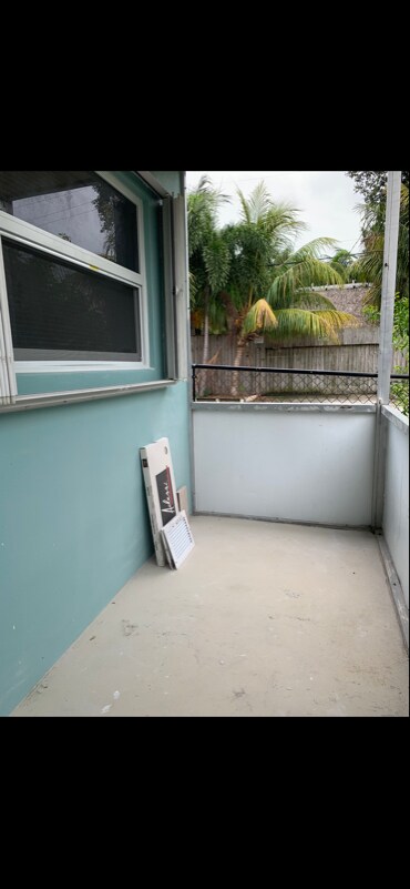 Building Photo - 306 E Ocean Ave