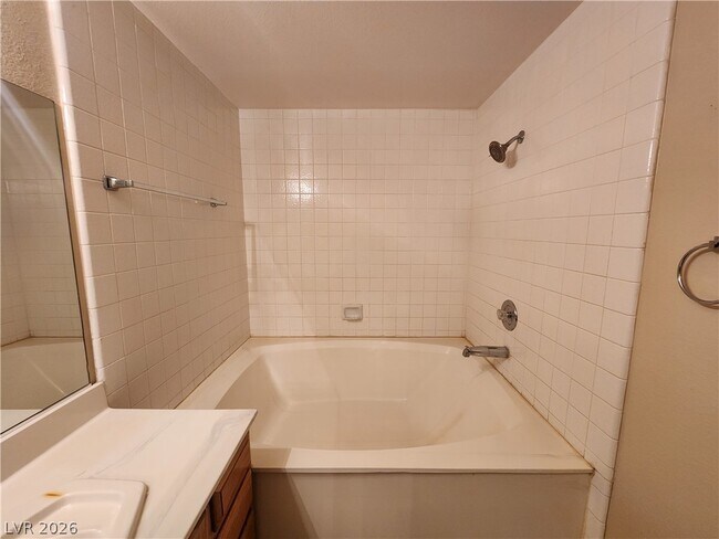 Building Photo - 509 Indian Bluff St