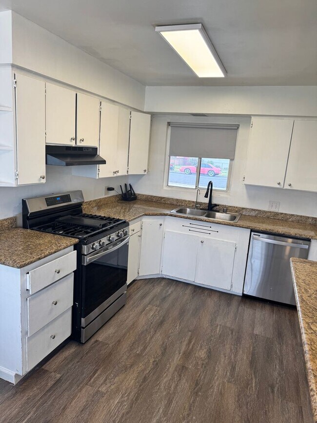 Building Photo - 1836 W Michigan Ave