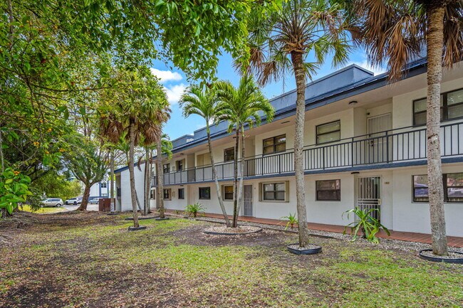 Building Photo - 510 W Park Dr