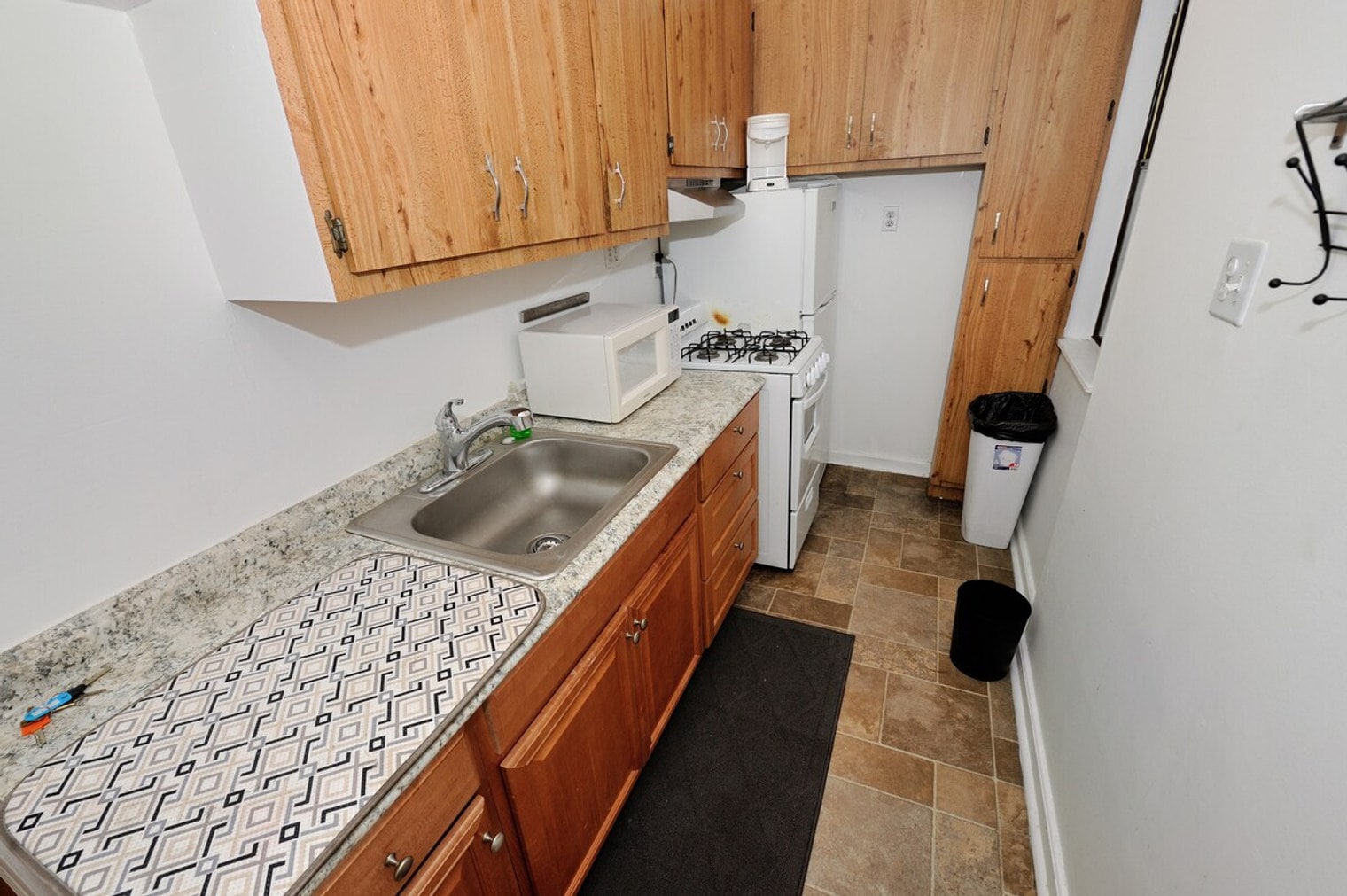 Building Photo - 1503 1st Ave