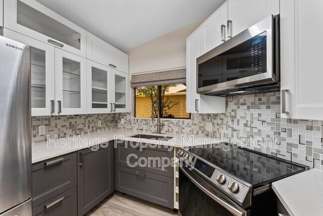Building Photo - 6715 Hickory Springs Dr