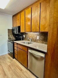 Building Photo - 1036 Oak Grove Rd