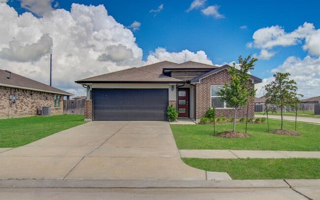 Building Photo - 14543 Rain Tree Dr